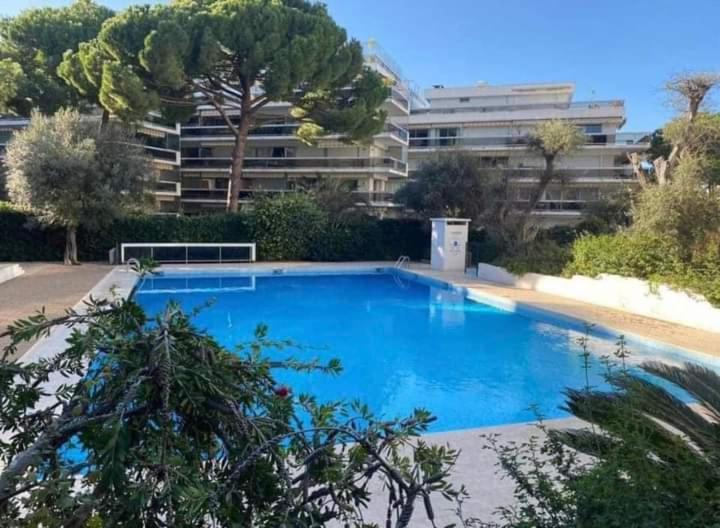 Juan Les Pins Tanit Le Gebal Studio Climatise Vue Sur Mer Piscine *